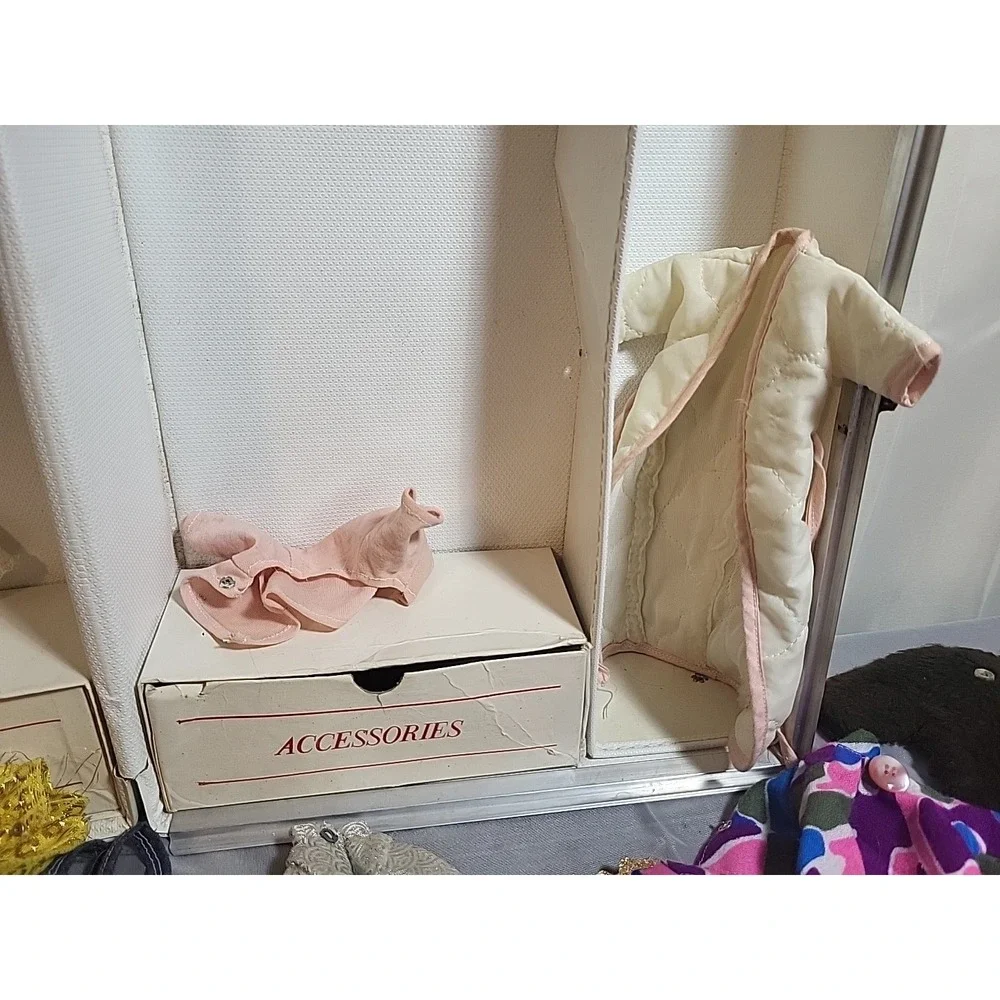 Vintage‎ Doll Clothing Lot - 10+ Complete Outfits & Case.